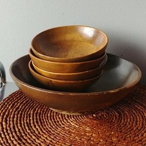 Vintage wooden bowl set
